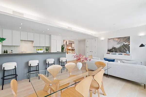 Sold by Nest Seekers International | media 4