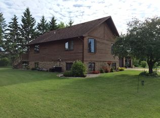 501 4th St NE, Baudette, MN 56623