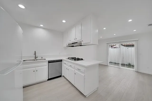 16722 Goldenwest St #1 — Photo 3