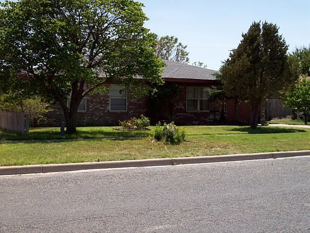 1st image of 901 W Avenue J