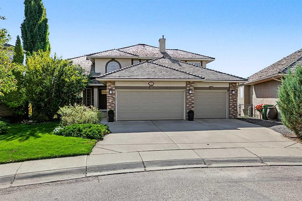 32 NE Mount Kidd Point SE — McKenzie Meadows Golf Club