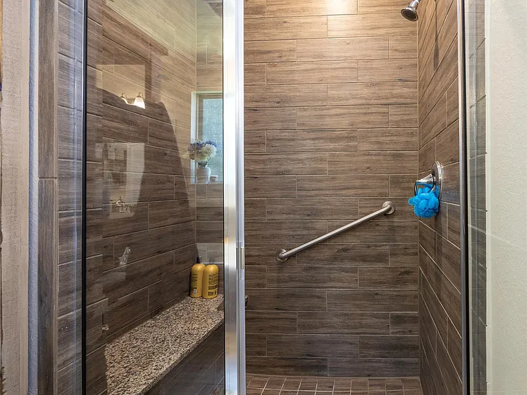 204 Golden Shiner Dr — Photo 25