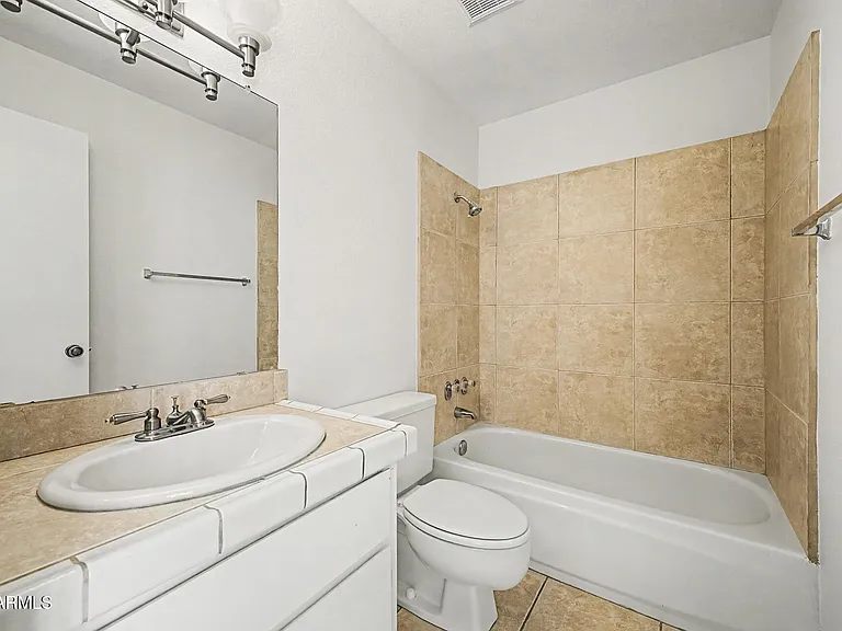 5227 N 24th St #201 — Photo 27