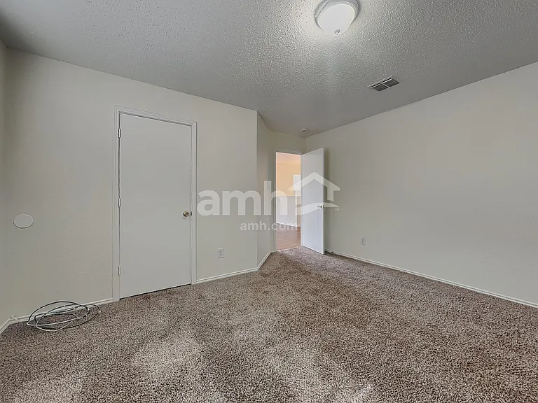 4405 Statesman Ln — Photo 19