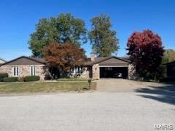 61 Pioneer Trl, Hannibal, MO, 63401