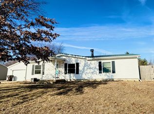 2406 Robin Rd, Mahomet, IL 61853