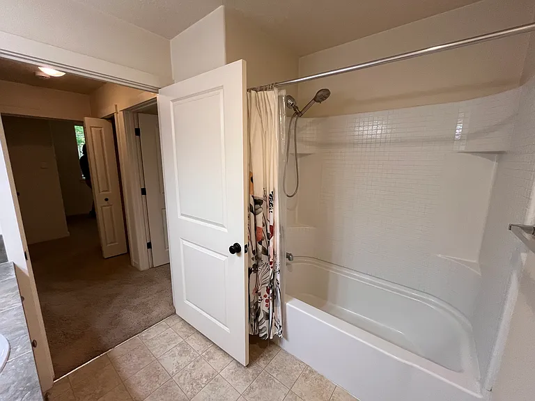 7907 NE Rockne Way — Photo 17