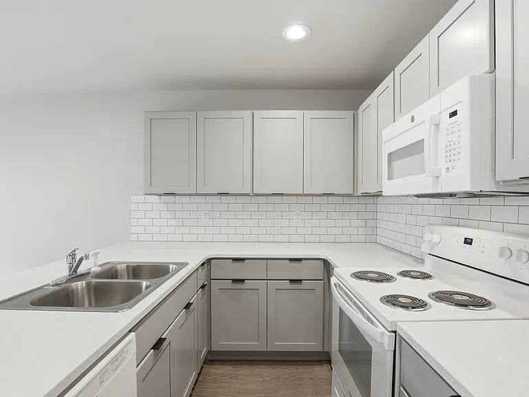 Apple Valley Town Homes — Photo 39