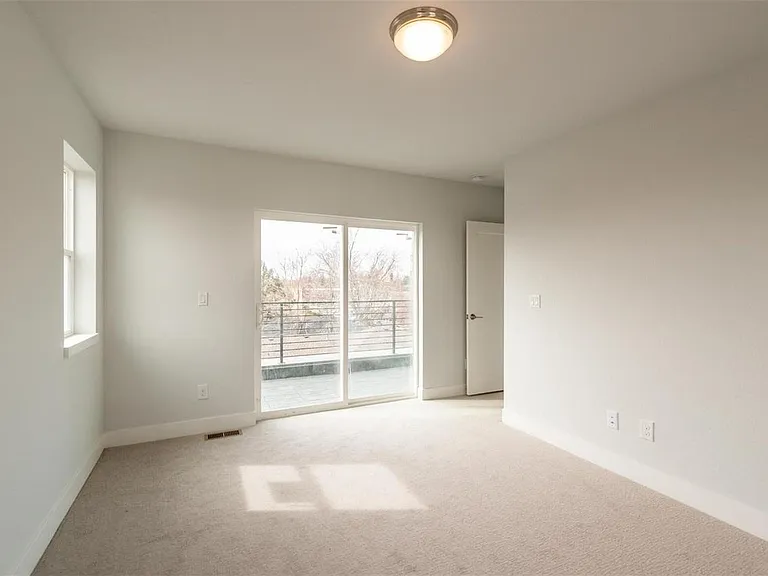 1574 Wolff St — Photo 17