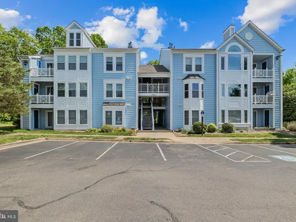 17045 Islip Loop APT 303, Dumfries, VA 22026