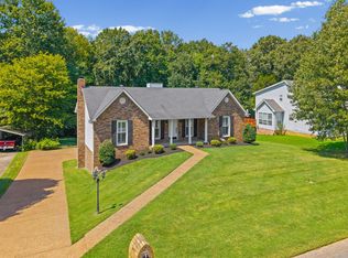 814 Burton Trl, Adams, TN 37010