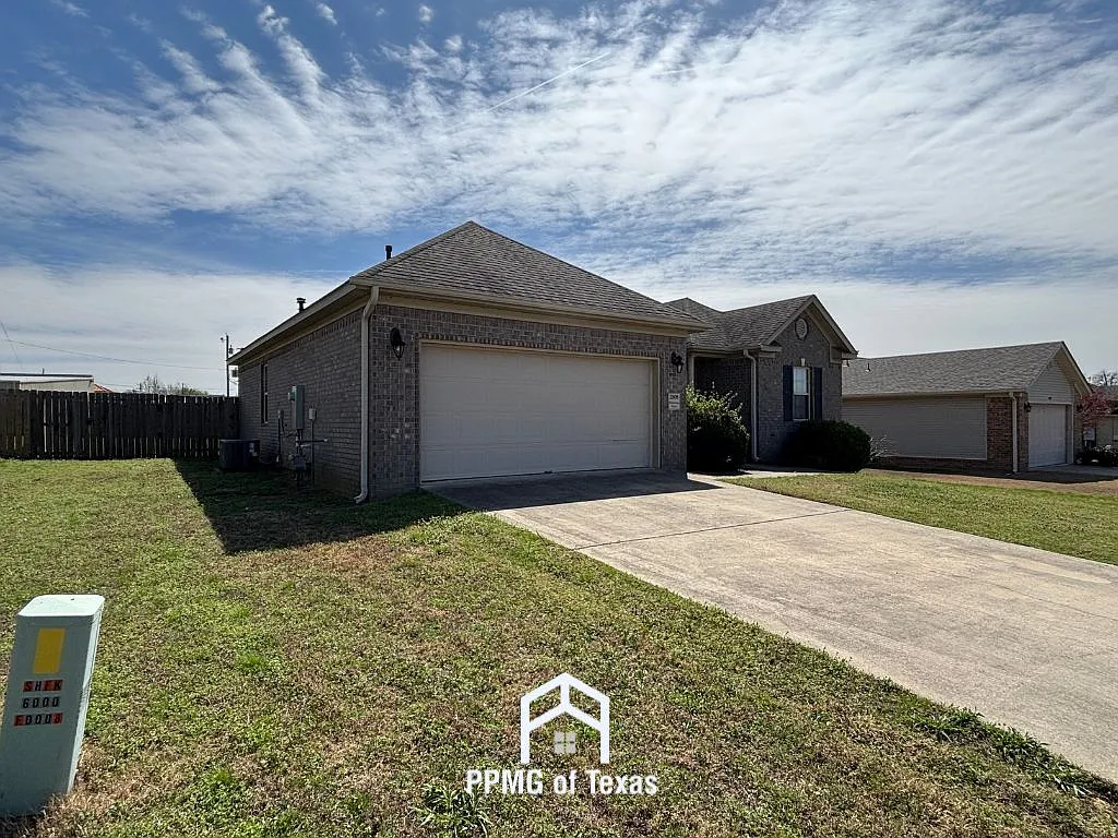 Houses For Rent (19)_03242026 - 2808 Browning Cv