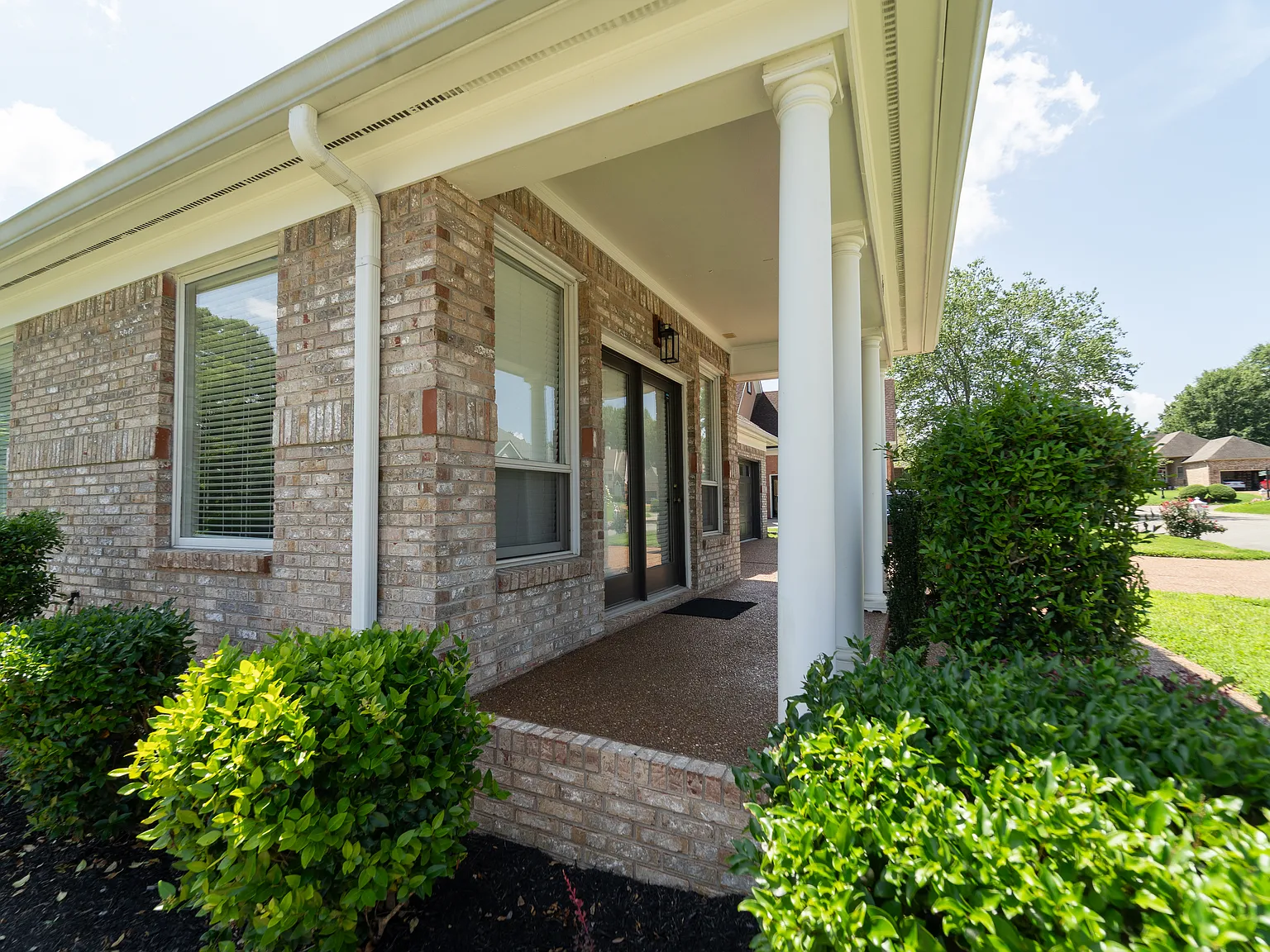 3 bed, 2.5 bath, 2846 sqft, $3,950 — Photo 4