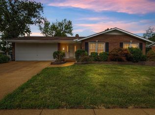 5134 Towne Centre Dr, Saint Louis, MO 63128