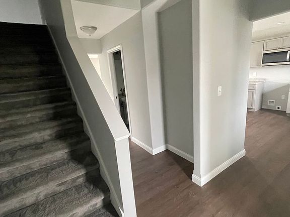 4th image of 745-760 Knott Ct #755
