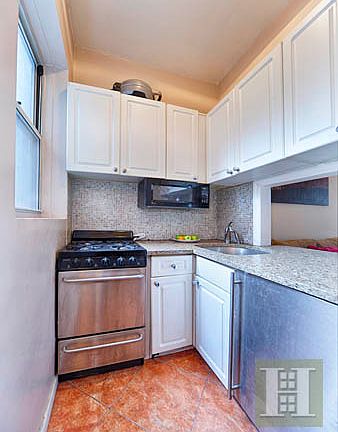3rd image of 421 W 57th St APT 5D