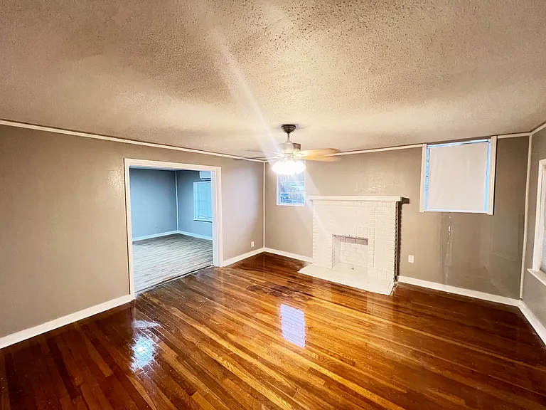 4300 W 17th St — Photo 1