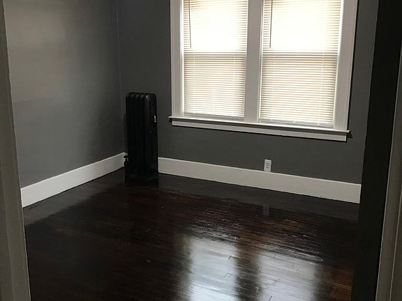 4th image of 3888 Lakewood St #2