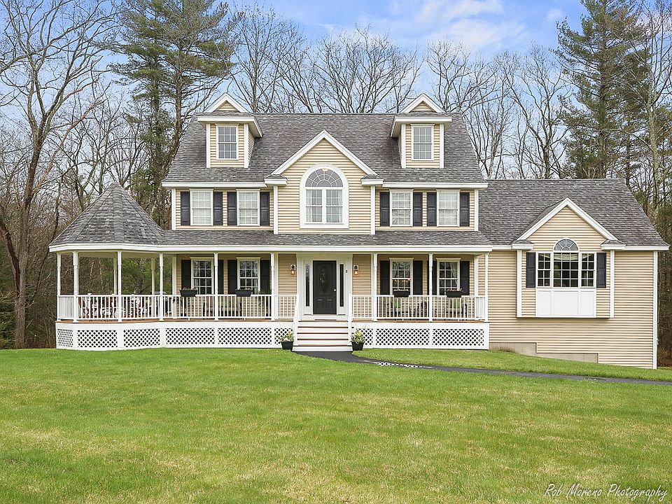 Beautiful Colonial 