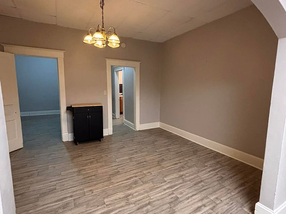 1st image of 205 Main St S #A