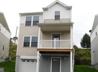 412 Community Ln, Coatesville, PA 19320