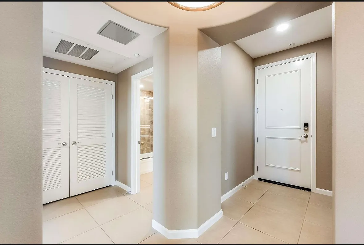 2 bed, 1124 sqft, $3,250 — Photo 2