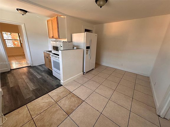 3rd image of 1429 SW 3rd St #5