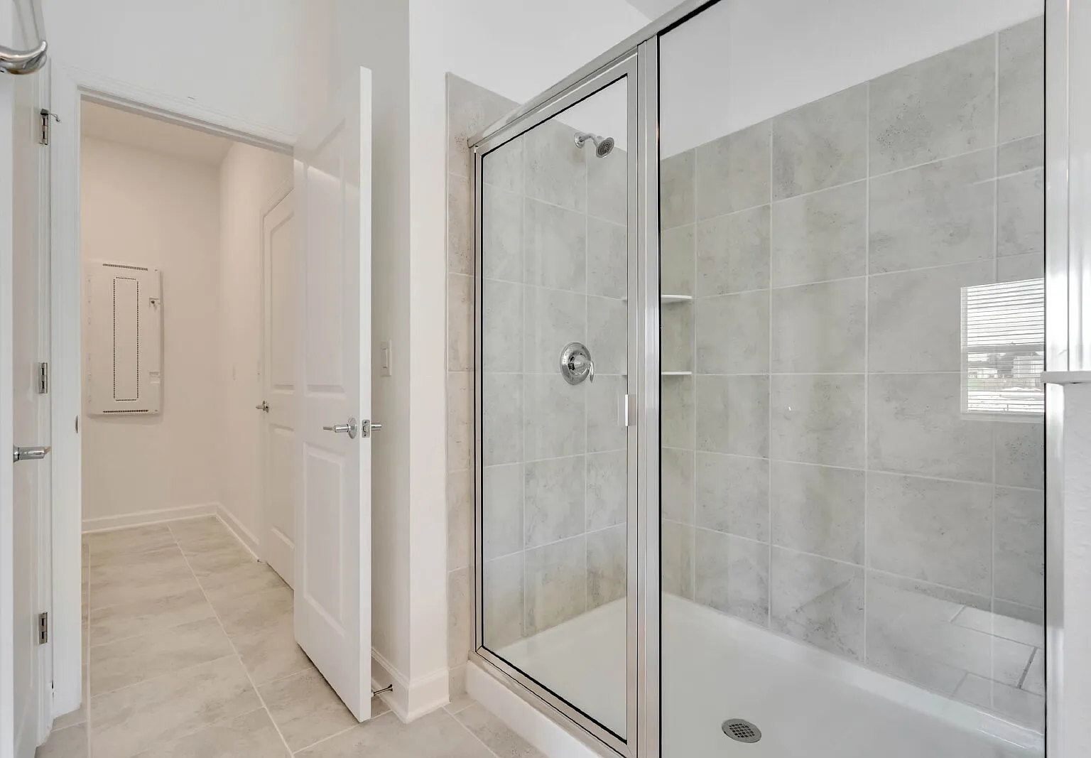 4 bed, 3.0 bath, 2061 sqft, $2,049 — Photo 4