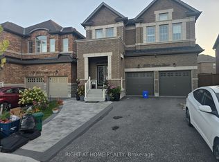 1053 Orenda St, Pickering, ON L1X 0G5