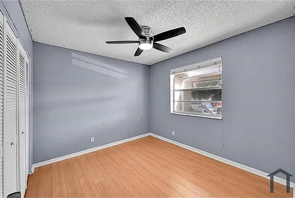 906 Twin Lakes Dr #8-J — Photo 8