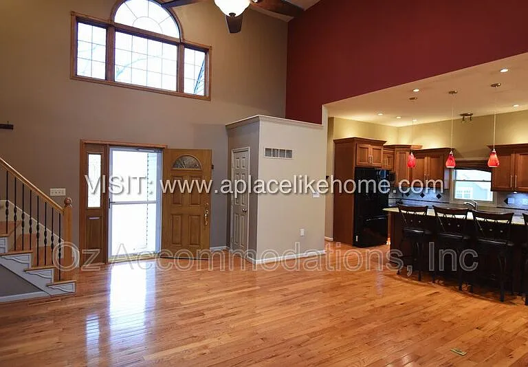 1140 SW Huntington Dr — Photo 3