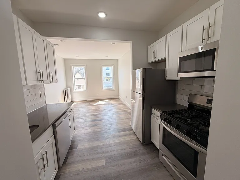 232 Bidwell Ave #3 — Photo 1