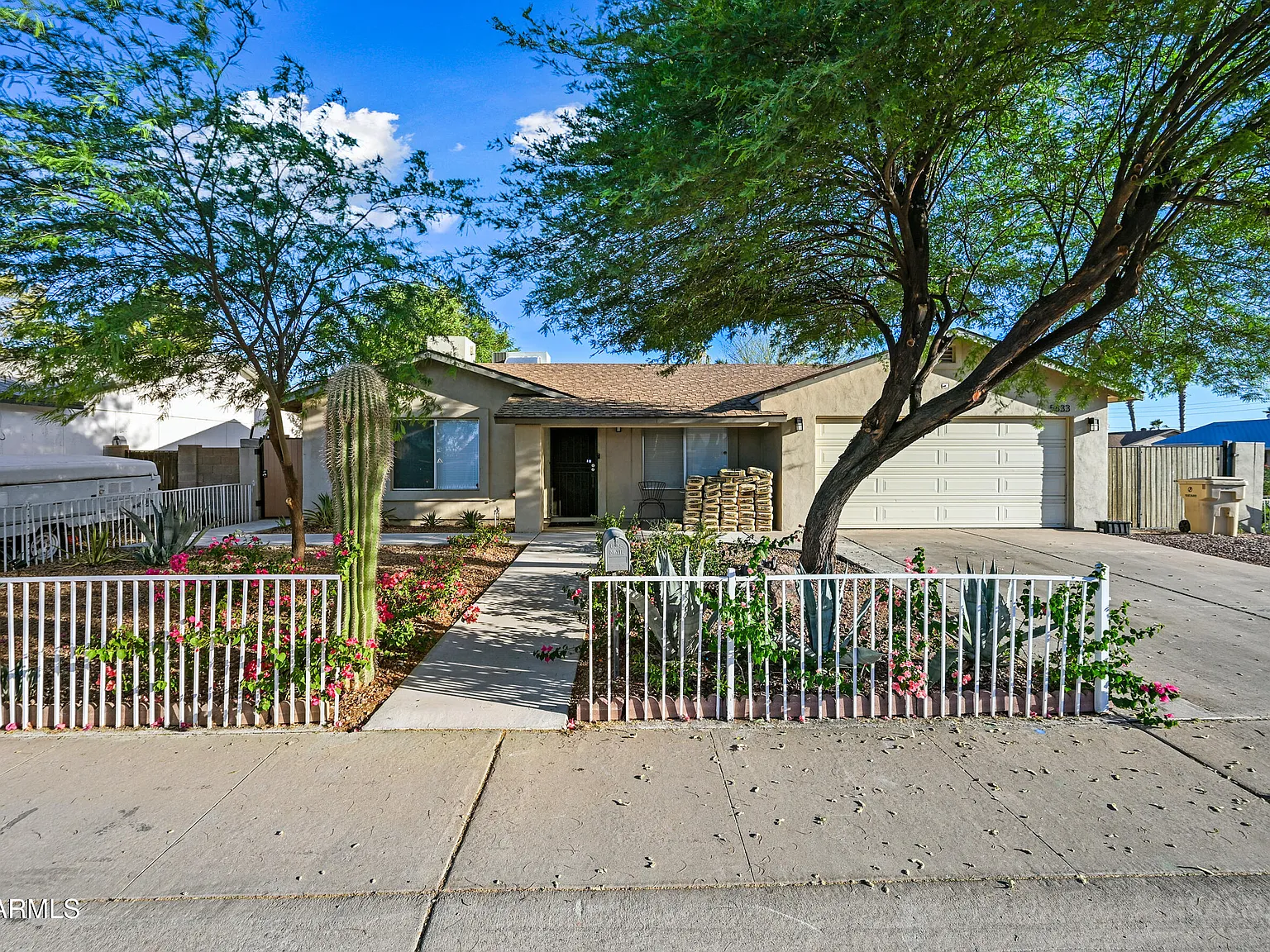 3 bed, 1.0 bath, 1336 sqft, $2,250 — Photo 1