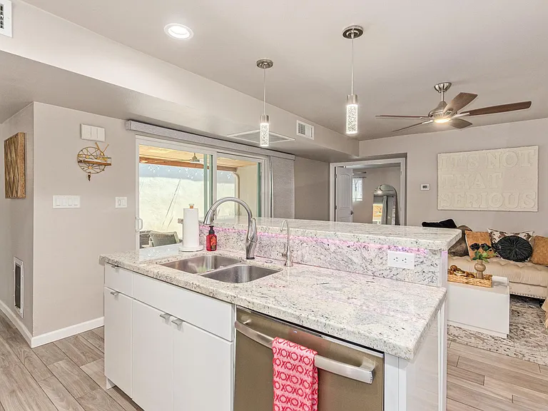 5913 E Thomas Rd — Photo 6