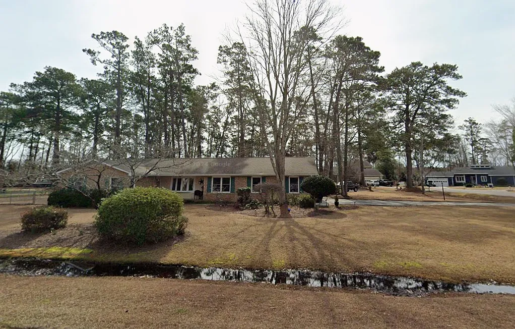 3611 Meadow Dr — Photo 3