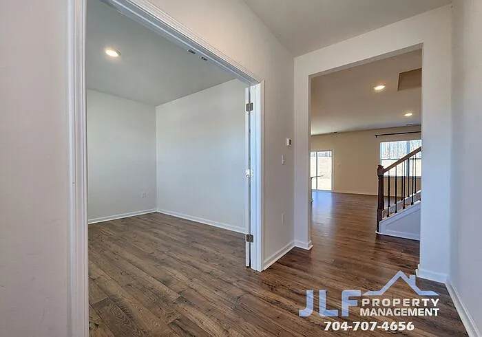 Building Photo - 125 Sycamore Crossing Ct