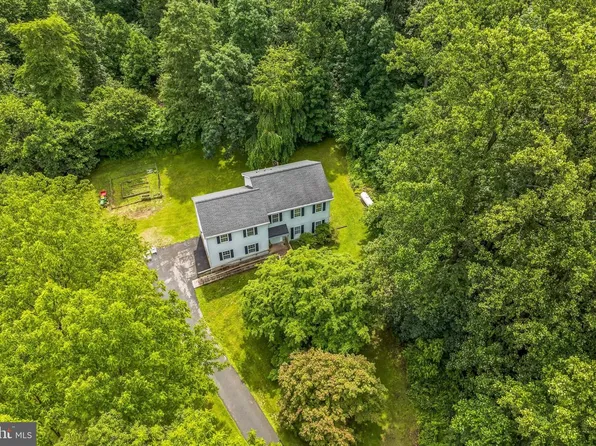 17 Oaklawn Dr, Parkesburg, PA 19365