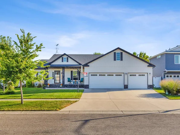 1541 46th Ave S, Moorhead, MN 56560