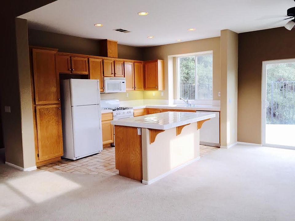Modern Kitchen with center island