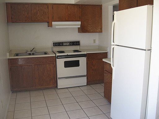 3rd image of 3627 E Monte Vista Dr Unit C