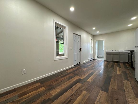 3rd image of 59 East St #2