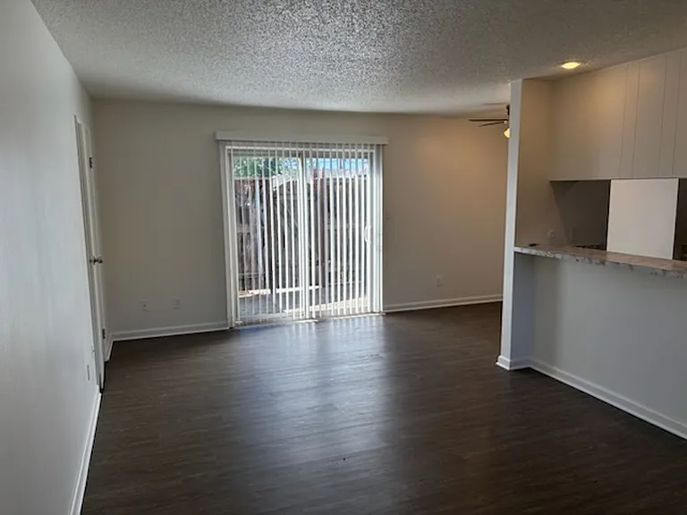 3100 Jersey Way — Photo 1