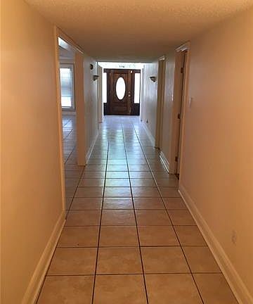 3rd image of 4717 Lakewood Dr