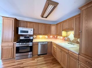 76 Trottingham Ct, Saratoga Springs, NY 12866