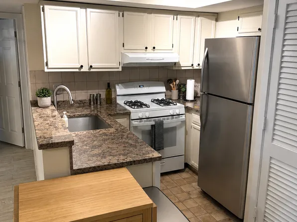 255 Beacon St APT 1C, Somerville, MA 02143