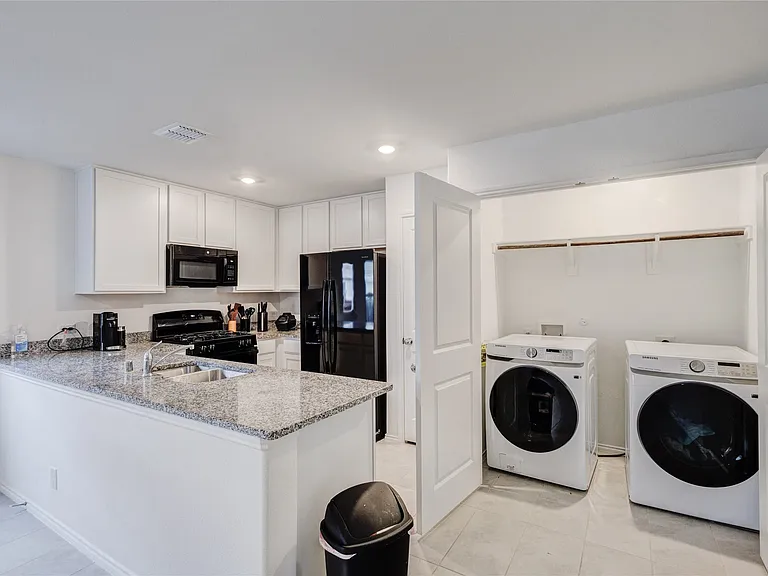 3505 Flicker Ln — Photo 13