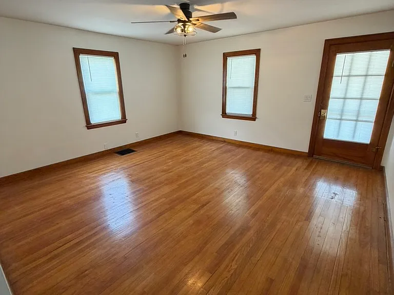 307 N Main St — Photo 11