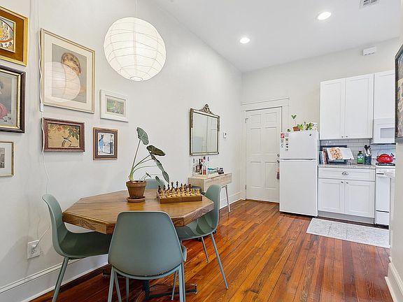 3rd image of 2036 Prytania St #2