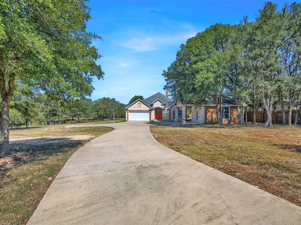 230 Heritage Oaks Dr, Cedar Creek, TX 78612