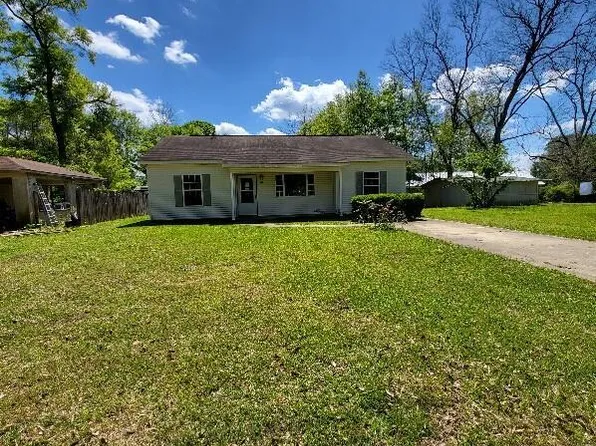 412 Madison Ave, Wiggins, MS 39577